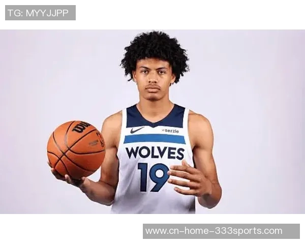 芬奇赞贝兰热打球风格强硬敏锐感知比赛局势令人印象深刻